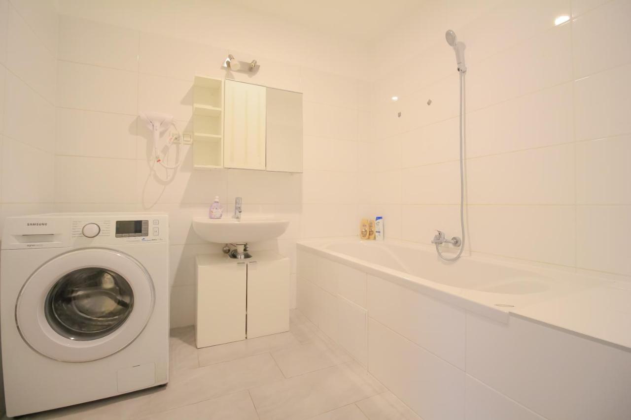 Private Triple Bedroom In Shared Apartment Dw171-4 Viena Exterior foto